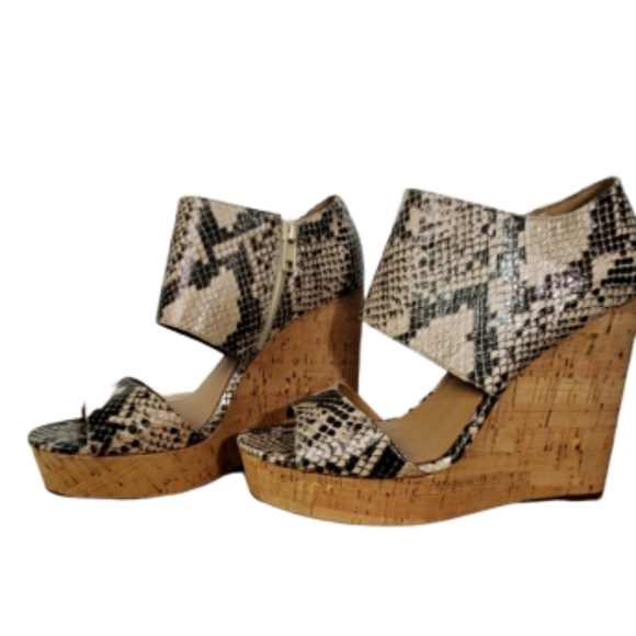 Ava & Aiden Shoes - AVA AND AIDEN DAKOTA CORK WEDGE SIZE 7 EUC TAN